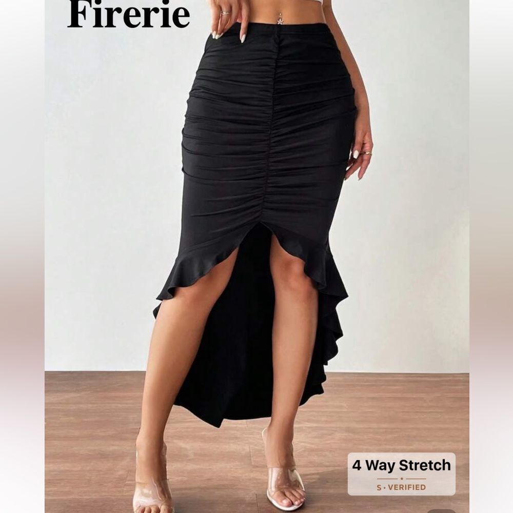 Elegant Black Ruffled Women's Skirt - Picture 3 of 5